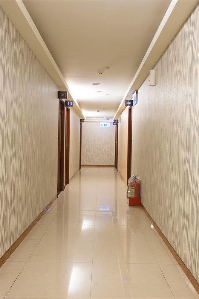 Happy Hotel Taipei Exterior foto